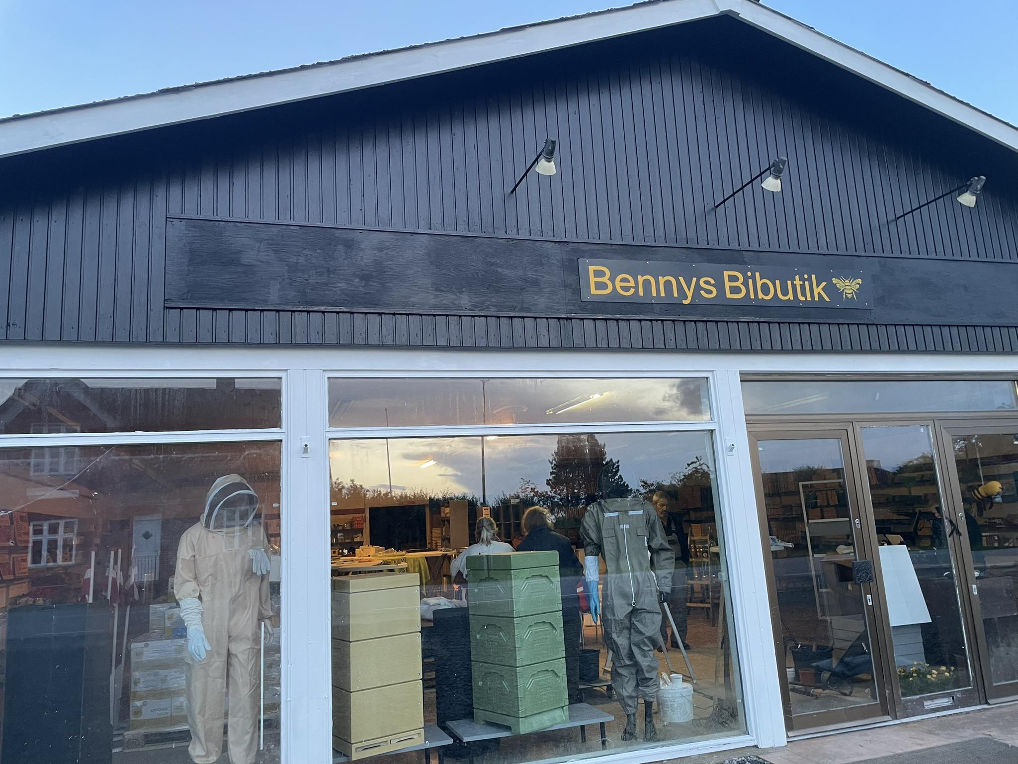 Benny's Bibutik facade